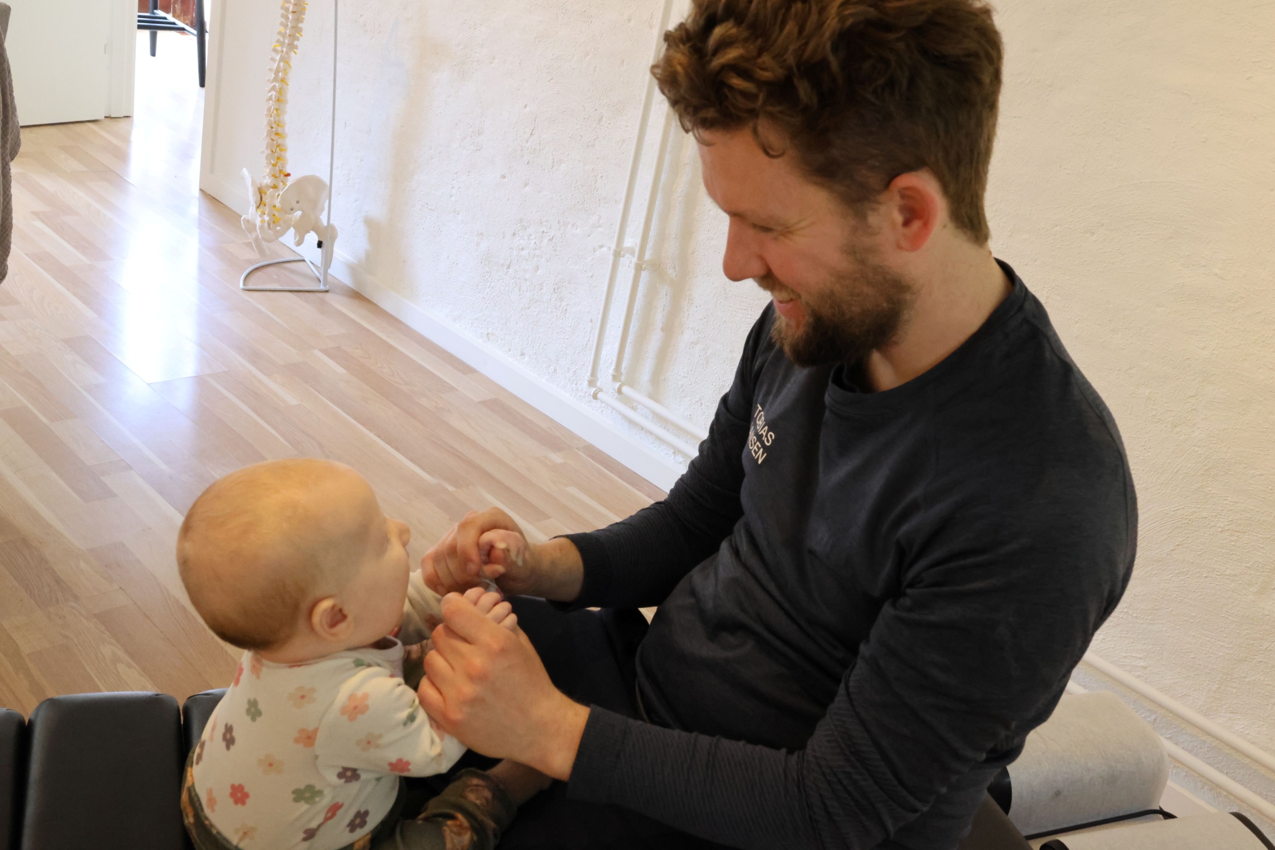Baby undersøgelse med Tobias kiropraktor